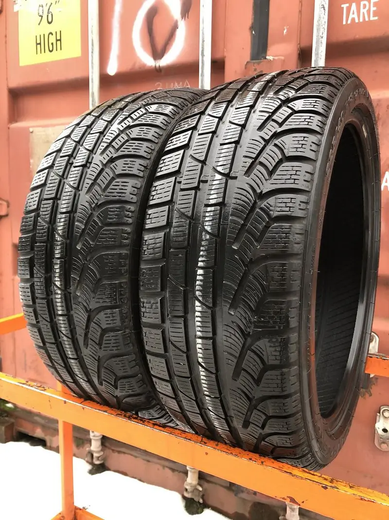 Пара б/у шин 225/40 R18 Pirelli Winter 240 Sottozero 2, фото 1