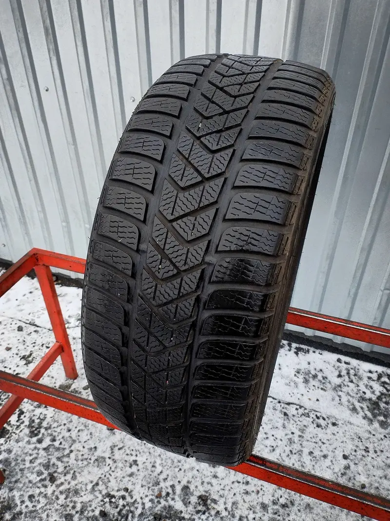 Б/у шина 225/40 R18 Pirelli Winter Sottozero 3, фото 1