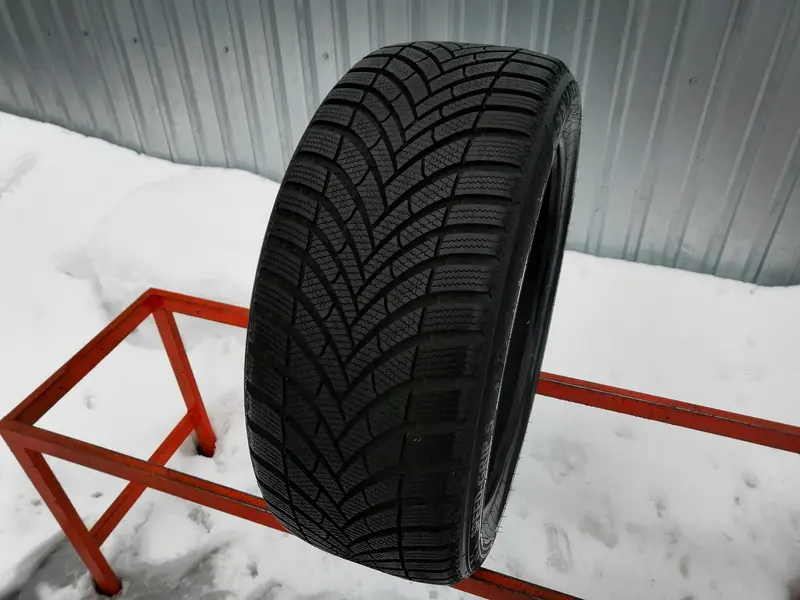 Б/у шина 225/40 R18 Semperit Speed-Grip 5, фото 1