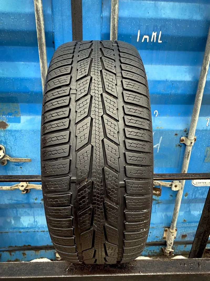 Б/у шина 225/40 R18 Semperit Speed-Grip