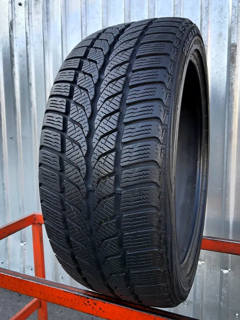 Б/у шина 225/40 R18 Uniroyal MS Plus 66