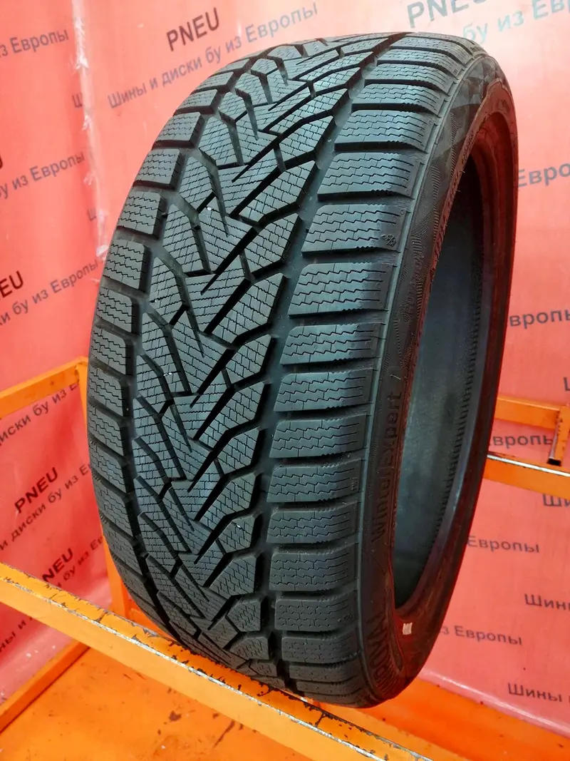 Б/у шина 225/40 R18 Uniroyal WinterExpert