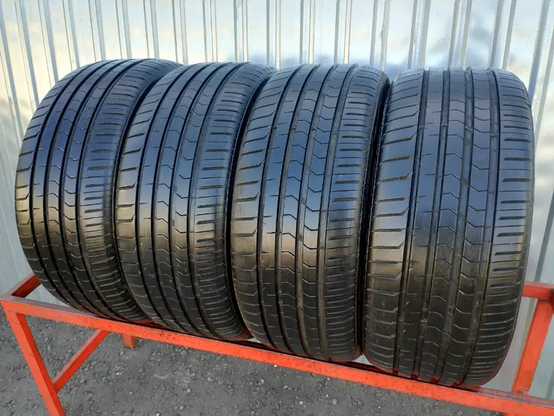 Комплект б/у шин 225/40 R18 Vredestein Ultrac Satin