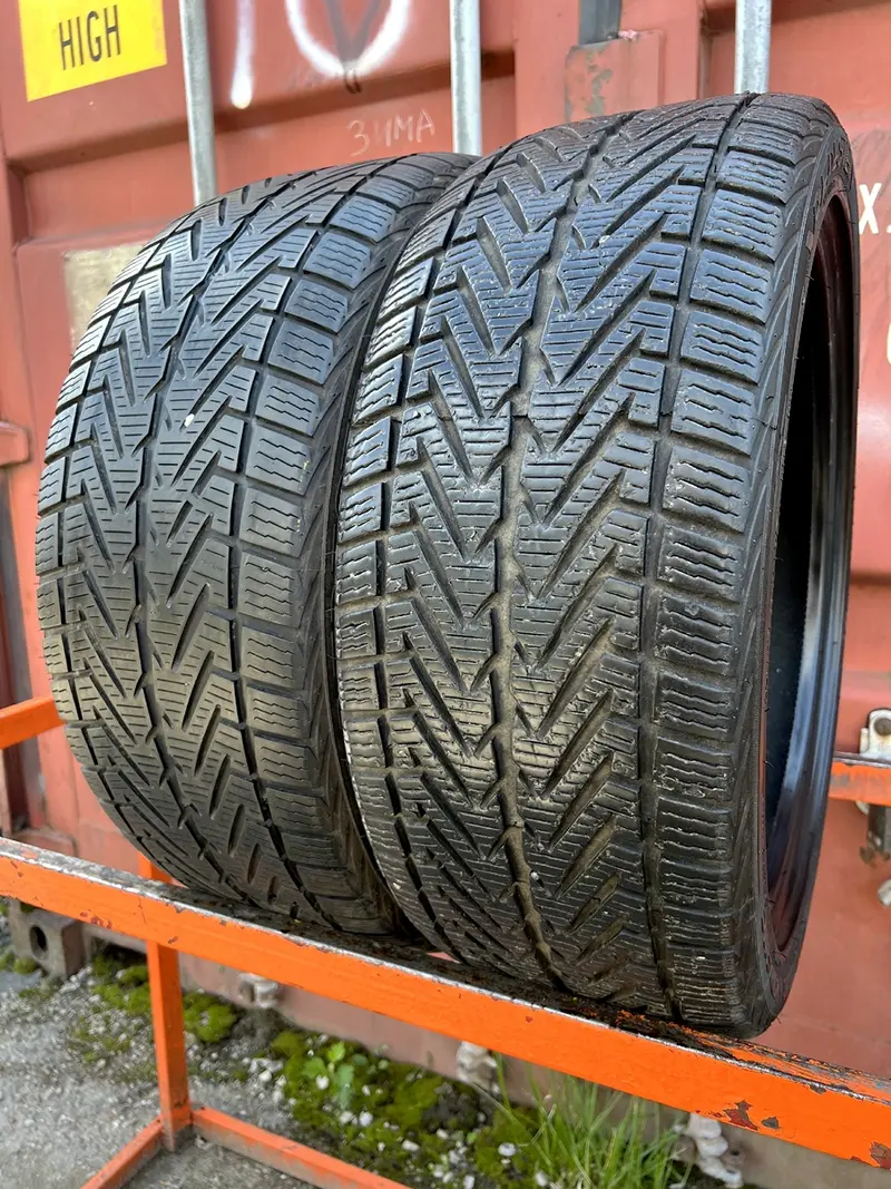 Пара б/у шин 225/40 R18 Vredestein Wintrac Xtreme