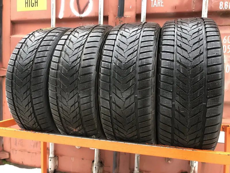 Комплект б/у шин 225/40 R18 Vredestein Wintrac Xtreme S