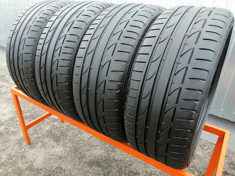 Комплект б/у шин 225/40 R19 Bridgestone Potenza S001