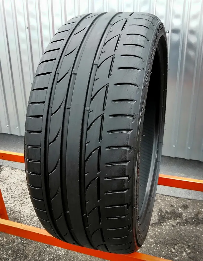 Б/у шина 225/40 R19 Bridgestone Potenza S001