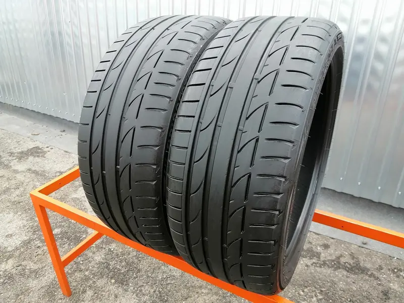 Пара б/у шин 225/40 R19 Bridgestone Potenza S001