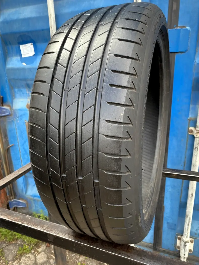 Б/у шина 225/40 R19 Bridgestone Turanza T005