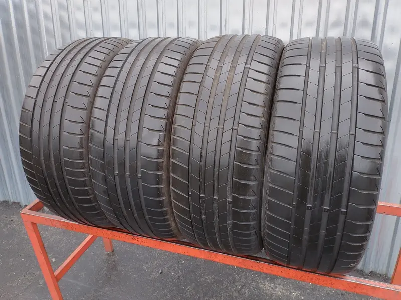 Комплект б/у шин 225/40 R19 Bridgestone Turanza T005