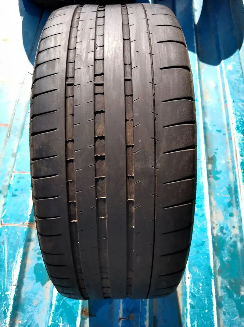 Б/у шина 225/40 R19 Falken GRB FK-453