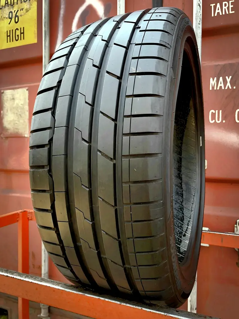Б/у шина 225/40 R19 Hankook Ventus S1 Evo3 K127, фото 1