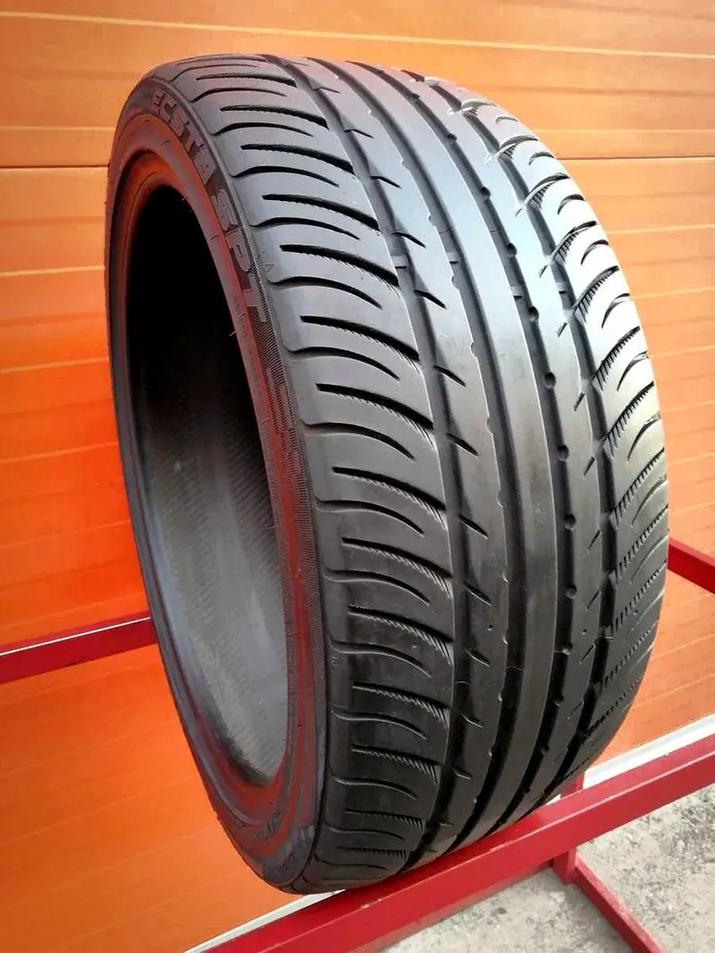 Б/у шина 225/40 R19 Kumho Ecsta SPT KU31, фото 1