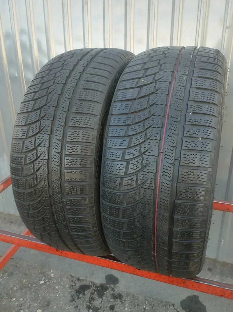 Пара б/у шин 225/40 R19 Nokian WR A4, фото 1