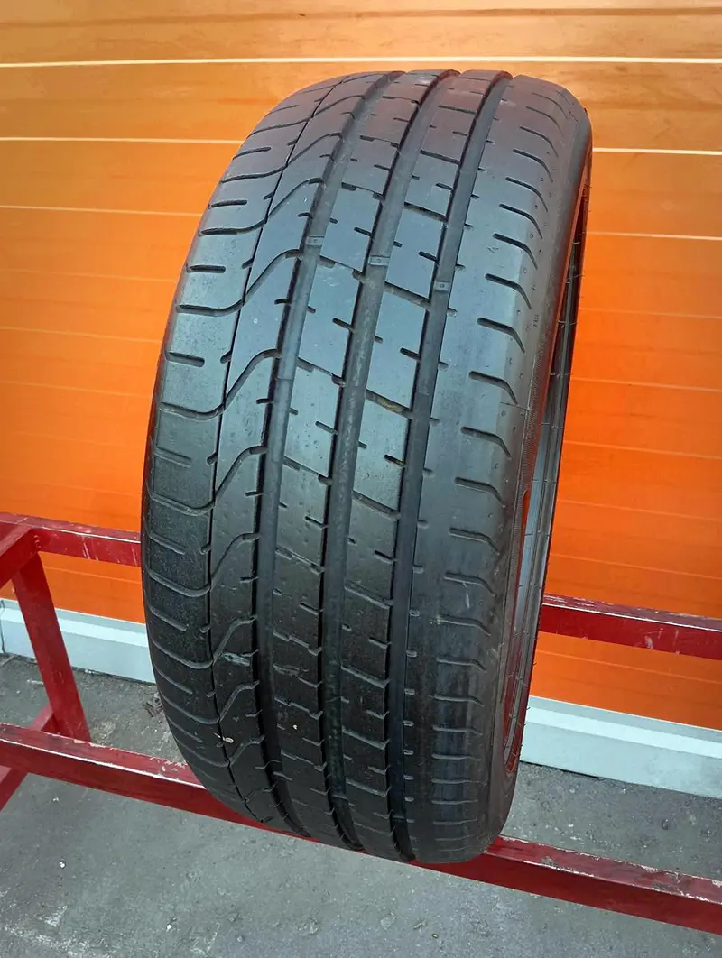 Б/у шина 225/40 R19 Pirelli P Zero, фото 1