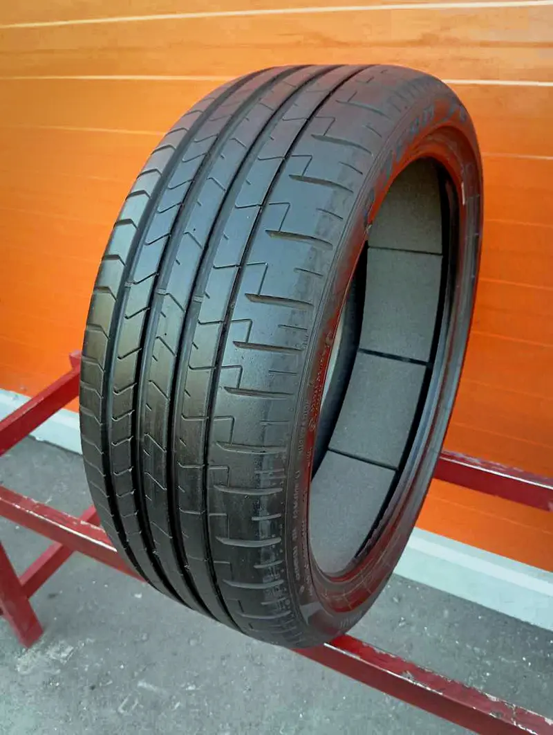 Б/у шина 225/40 R19 Pirelli P Zero PZ4 MO