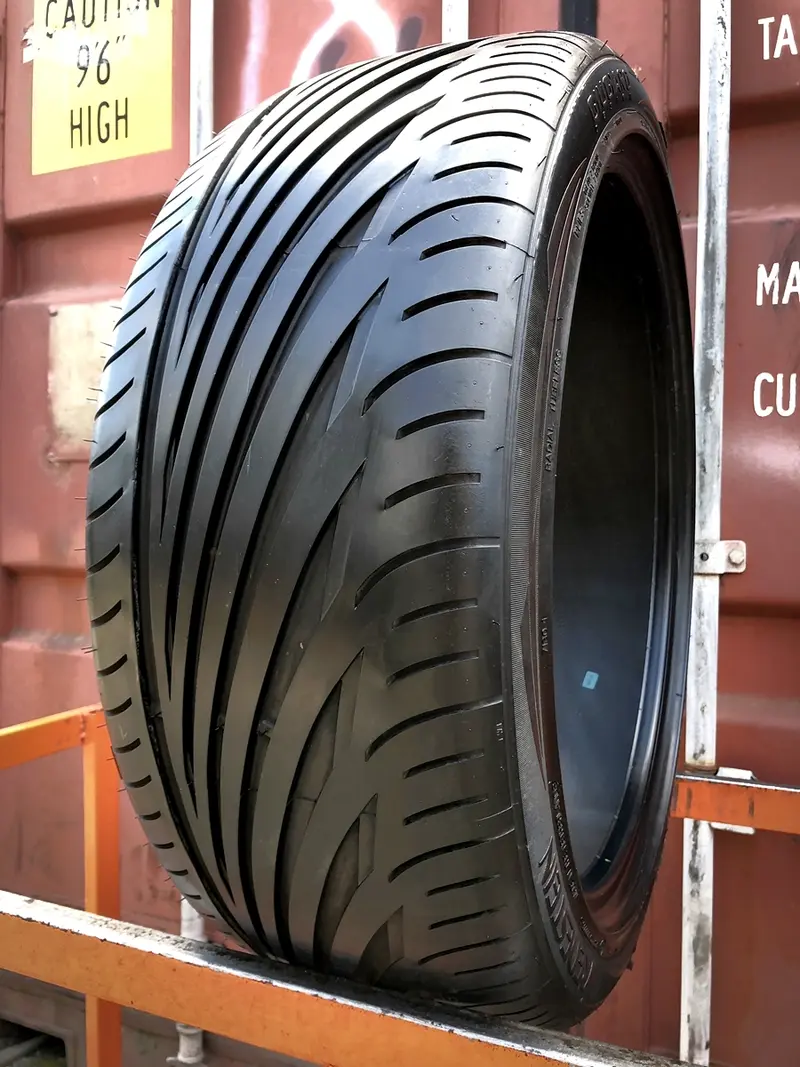 Б/у шина 225/40 R19 Vredestein Ultrac Sessanta