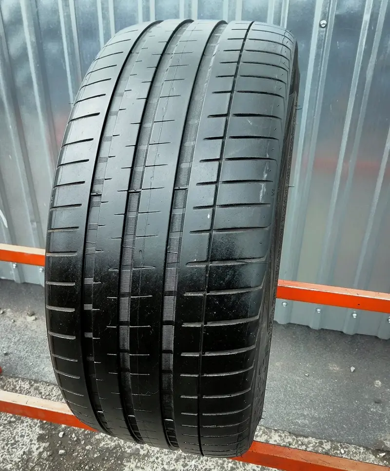 Б/у шина 225/40 R19 Vredestein Ultrac Vorti