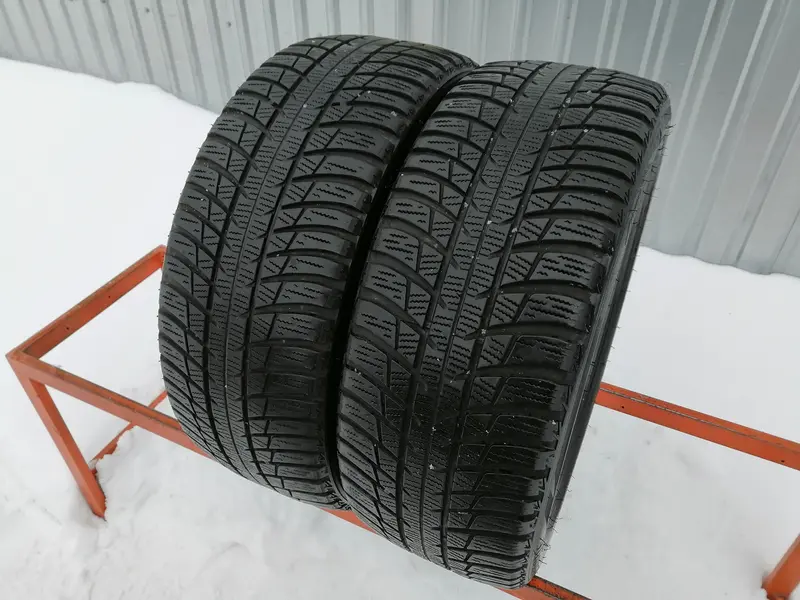 Пара б/у шин 225/45 R17 Bridgestone Blizzak LM-001