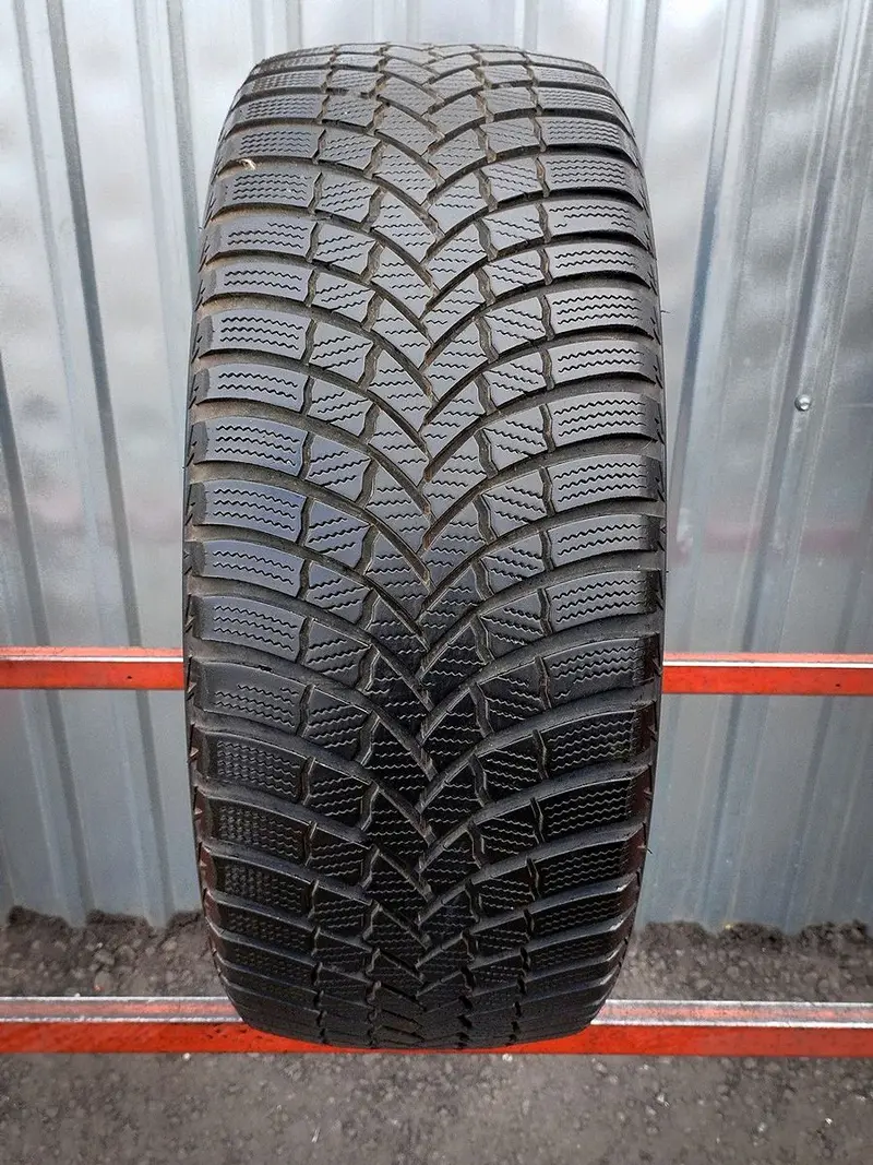 Б/у шина 225/45 R17 Bridgestone Blizzak LM-001 evo