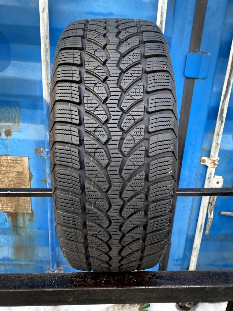 Б/у шина 225/45 R17 Bridgestone Blizzak LM-32S