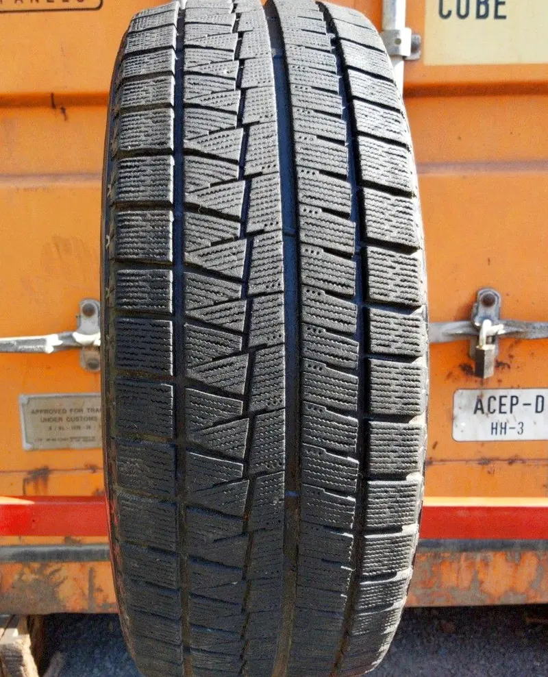 Б/у шина 225/45 R17 Bridgestone Blizzak Revo GZ