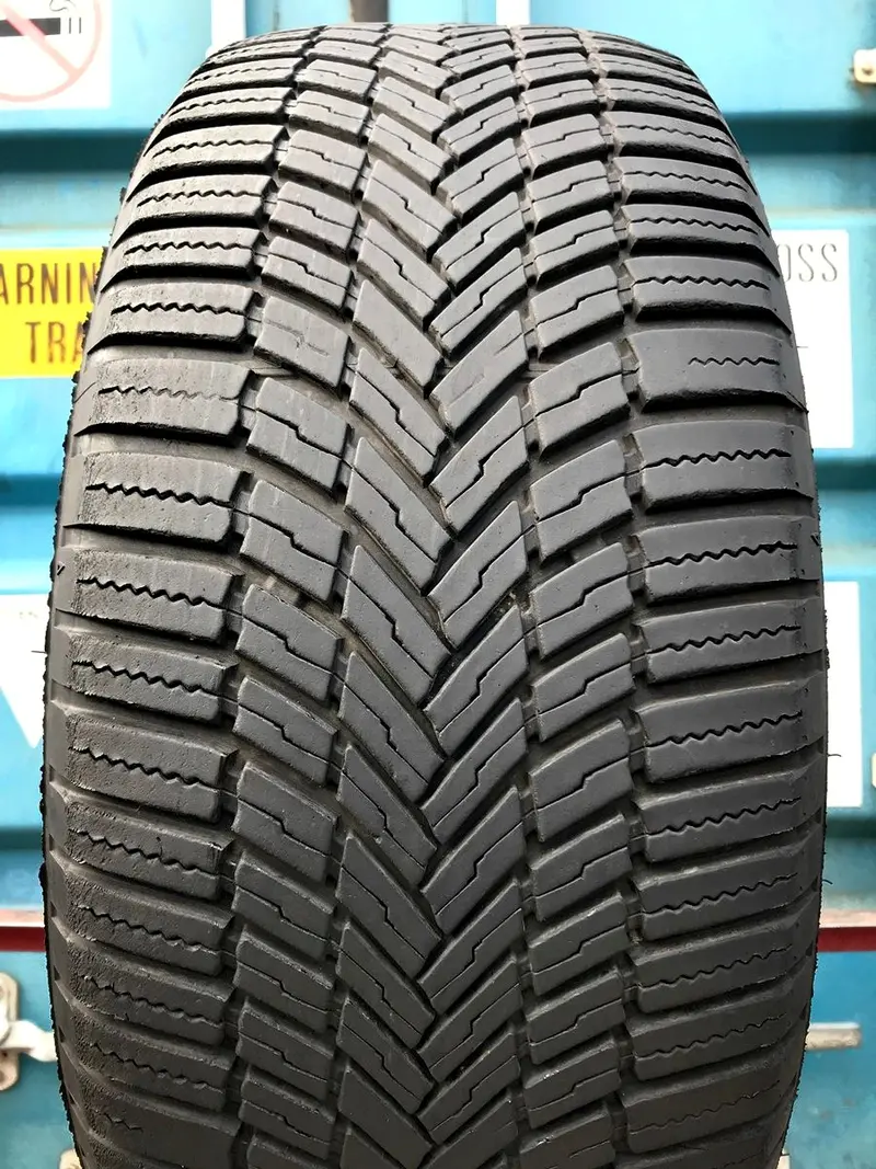 Б/у шина 225/45 R17 Bridgestone Weather Control A005 evo, фото 1