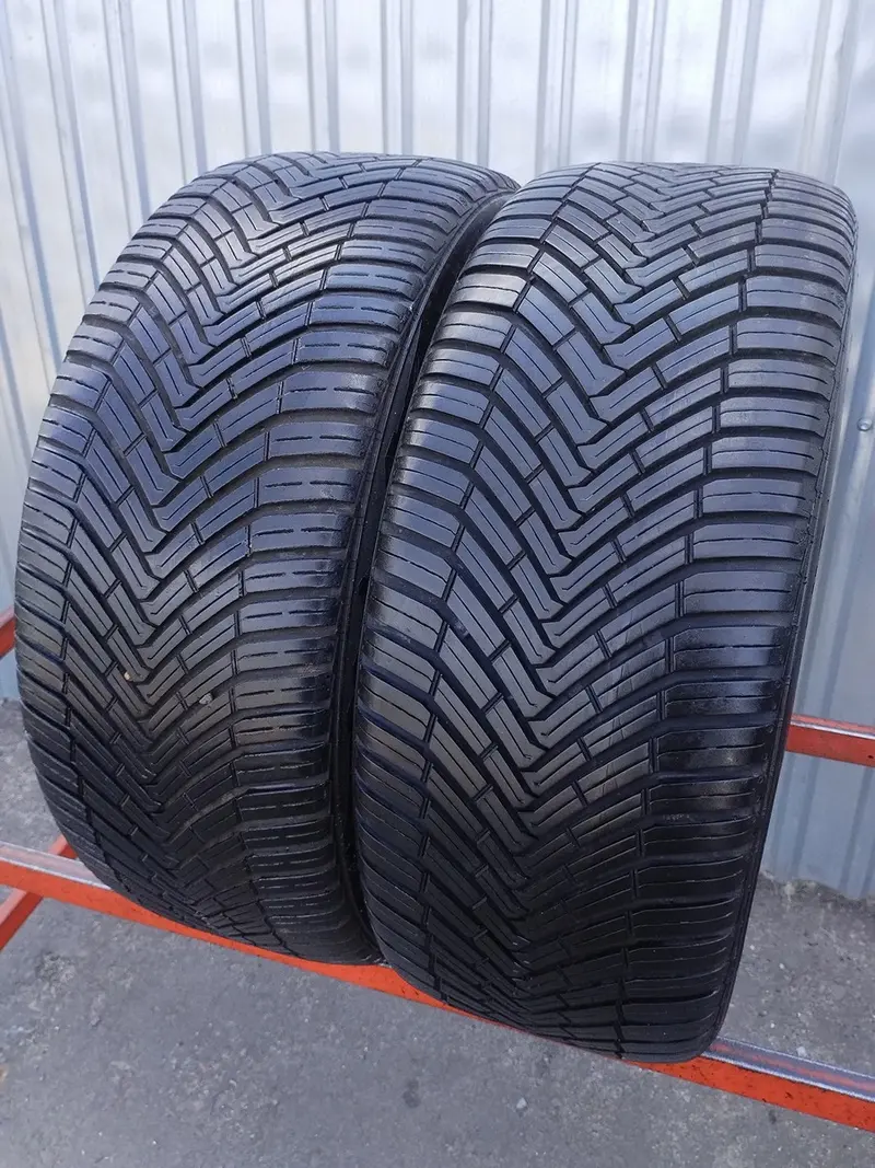 Пара б/у шин 225/45 R17 Continental AllSeasonContact