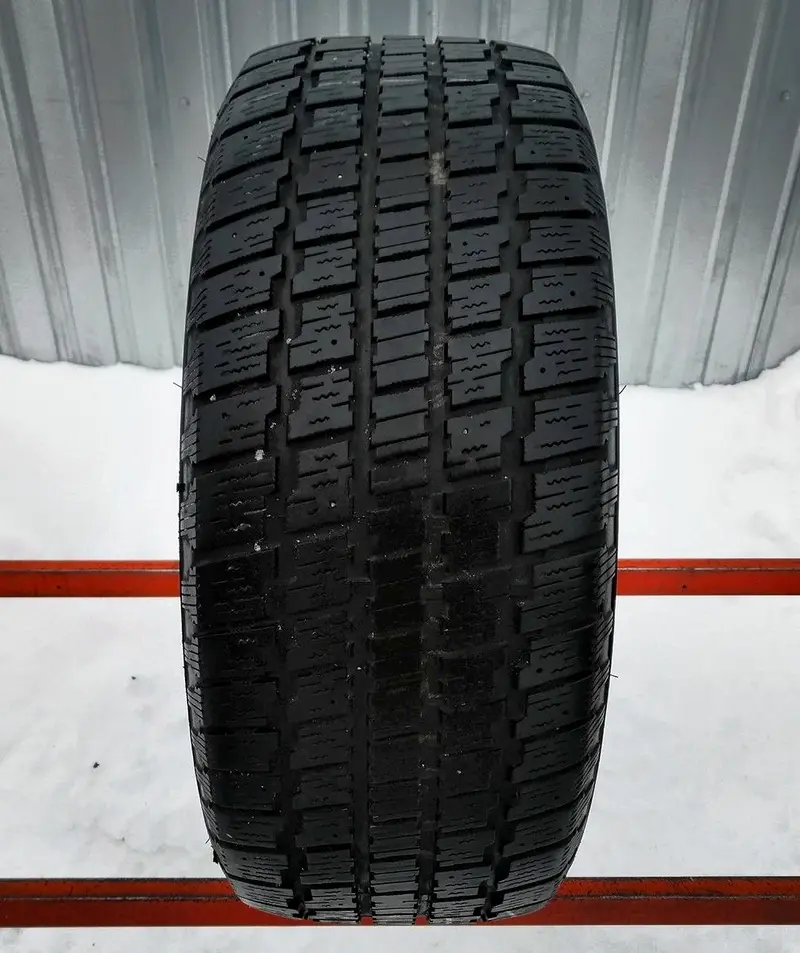 Б/у шина 225/45 R17 Cooper Weather-Master S/T2