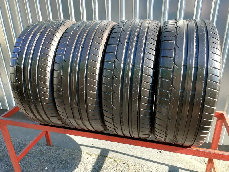 Комплект б/у шин 225/45 R17 Dunlop SP Sport Maxx RT