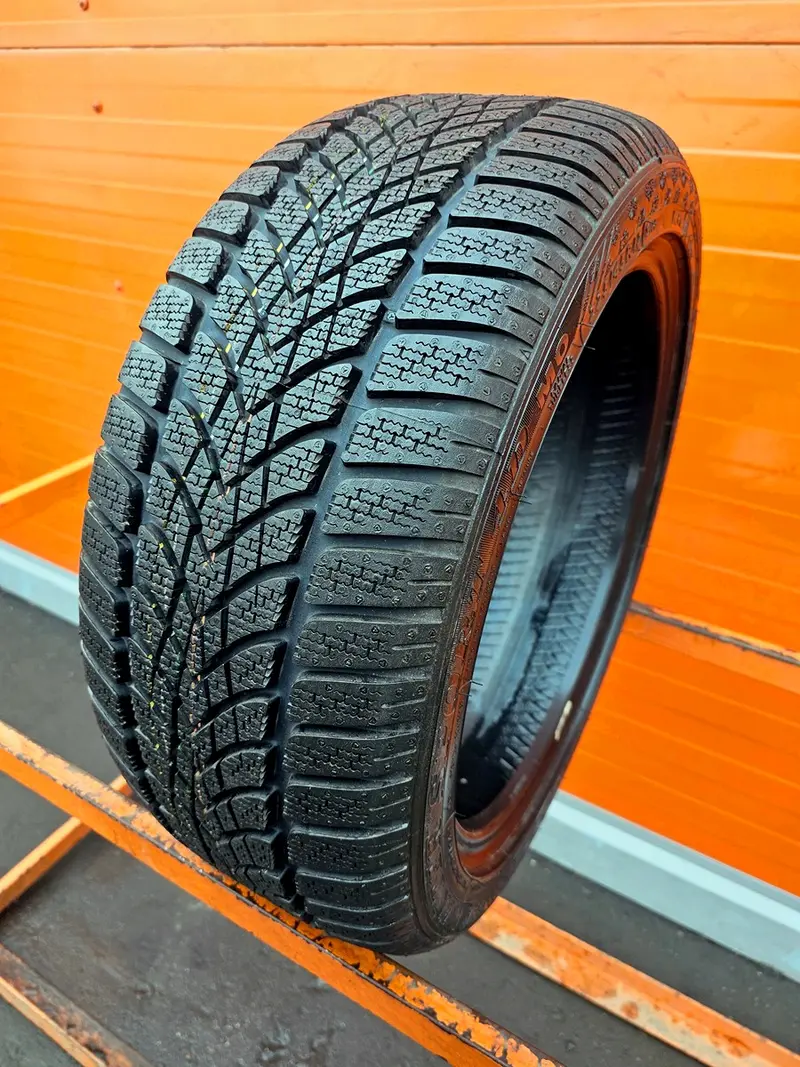 Б/у шина 225/45 R17 Dunlop SP Winter Sport 4D