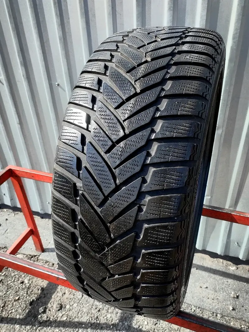 Б/у шина 225/45 R17 Dunlop SP Winter Sport M3, фото 1