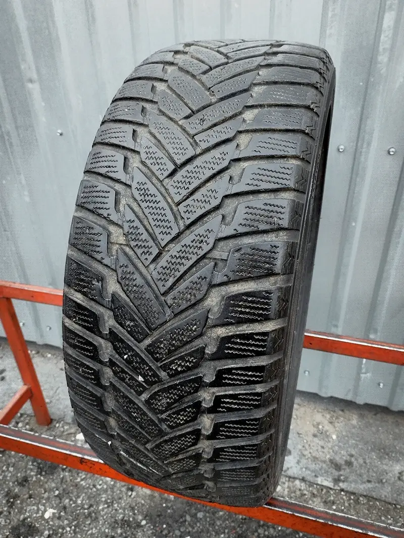 Б/у шина 225/45 R17 Dunlop SP Winter Sport M3