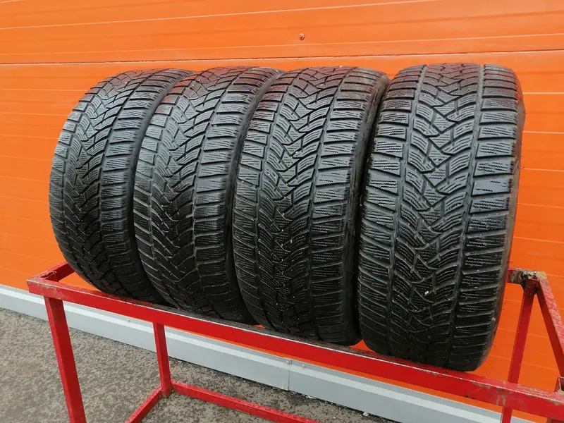 Комплект б/у шин 225/45 R17 Dunlop Winter Sport 5