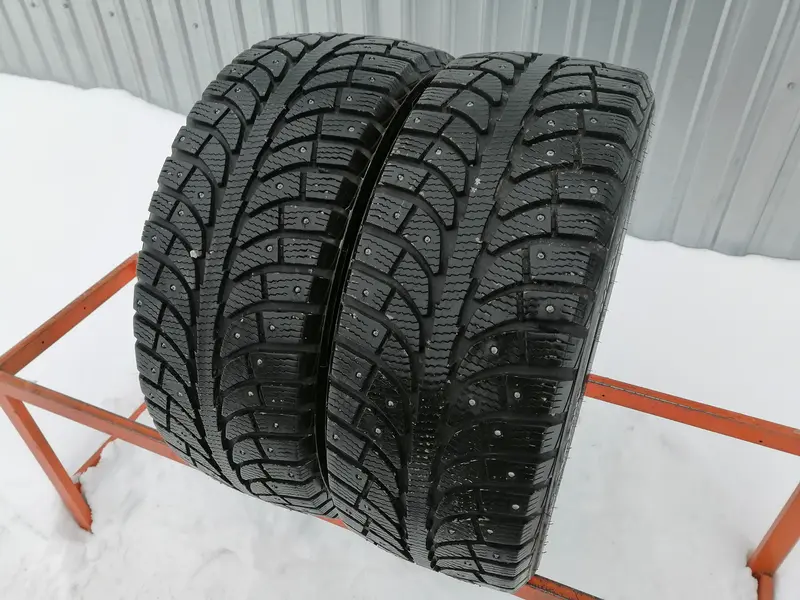 Пара б/у шин 225/45 R17 GT Radial Champiro IcePro