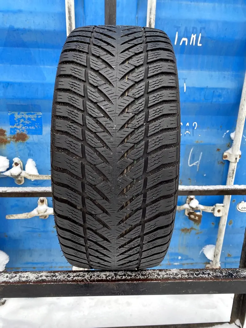 Б/у шина 225/45 R17 Goodyear Eagle Ultra Grip GW-3