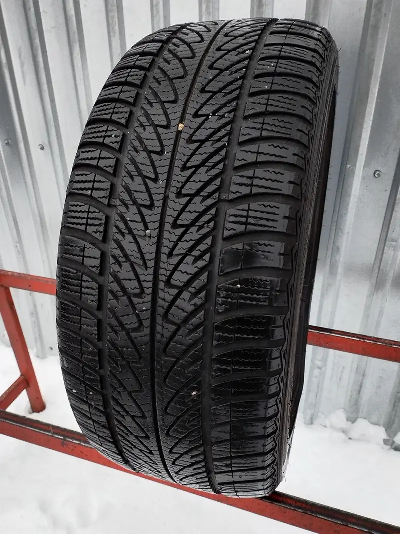 Б/у шина 225/45 R17 Goodyear Ultra Grip 8 Performance