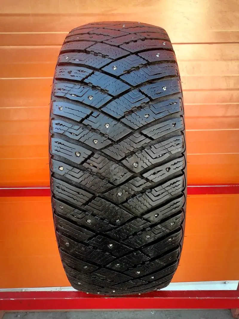 Б/у шина 225/45 R17 Goodyear Ultra Grip Ice Arctic