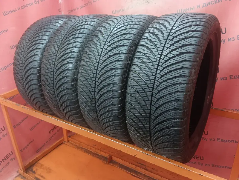 Комплект б/у шин 225/45 R17 Goodyear Vector 4Seasons Gen-2
