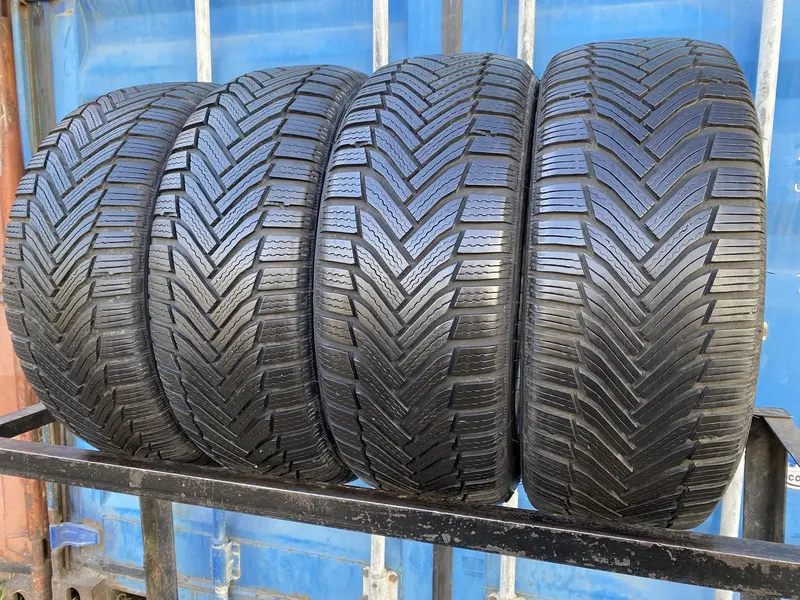 Комплект б/у шин 225/45 R17 Michelin Alpin 6