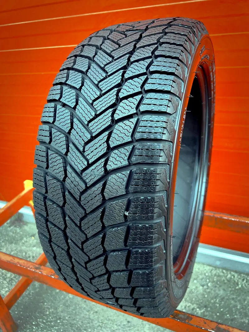 Новая шина 225/45 R17 Michelin X-Ice Snow, фото 1
