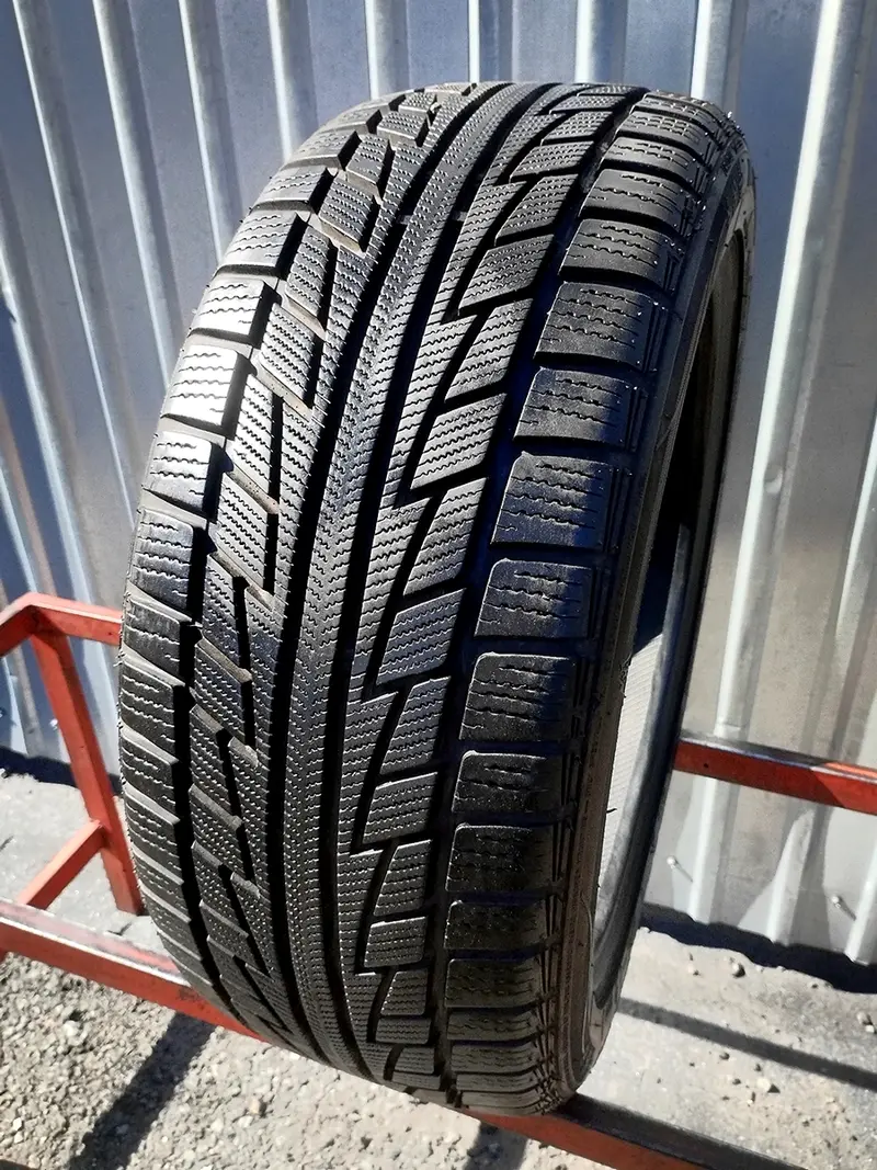 Б/у шина 225/45 R17 Nankang SV-2
