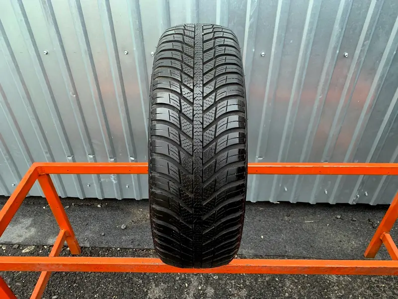 Б/у шина 225/45 R17 Nexen nBlue 4 Season WH17