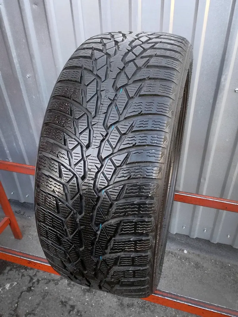 Б/у шина 225/45 R17 Nokian WR D4