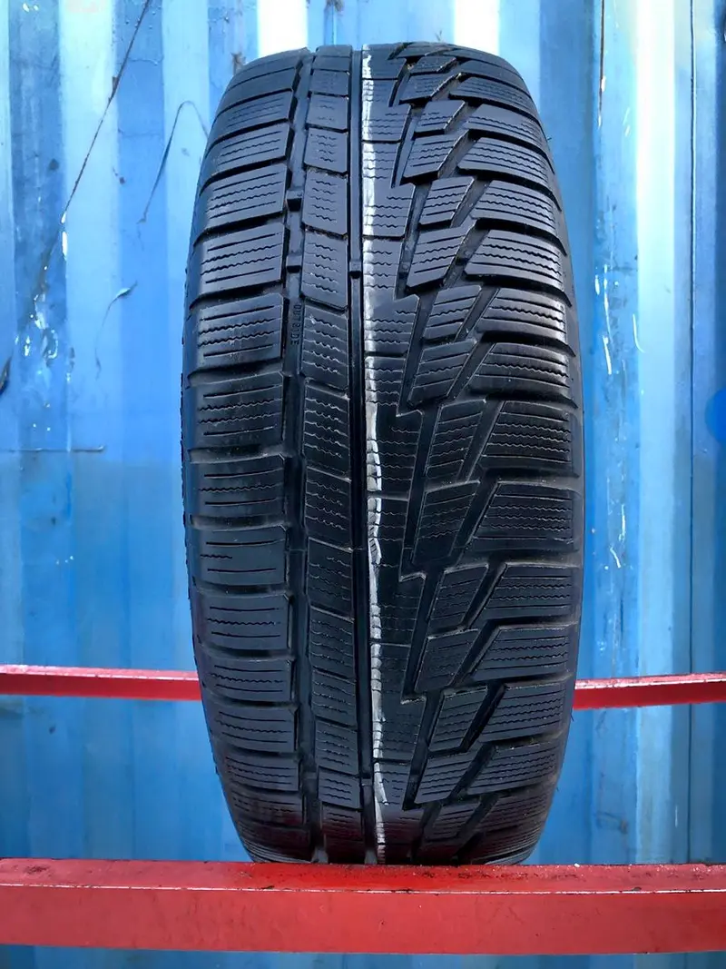 Б/у шина 225/45 R17 Nokian WR G2