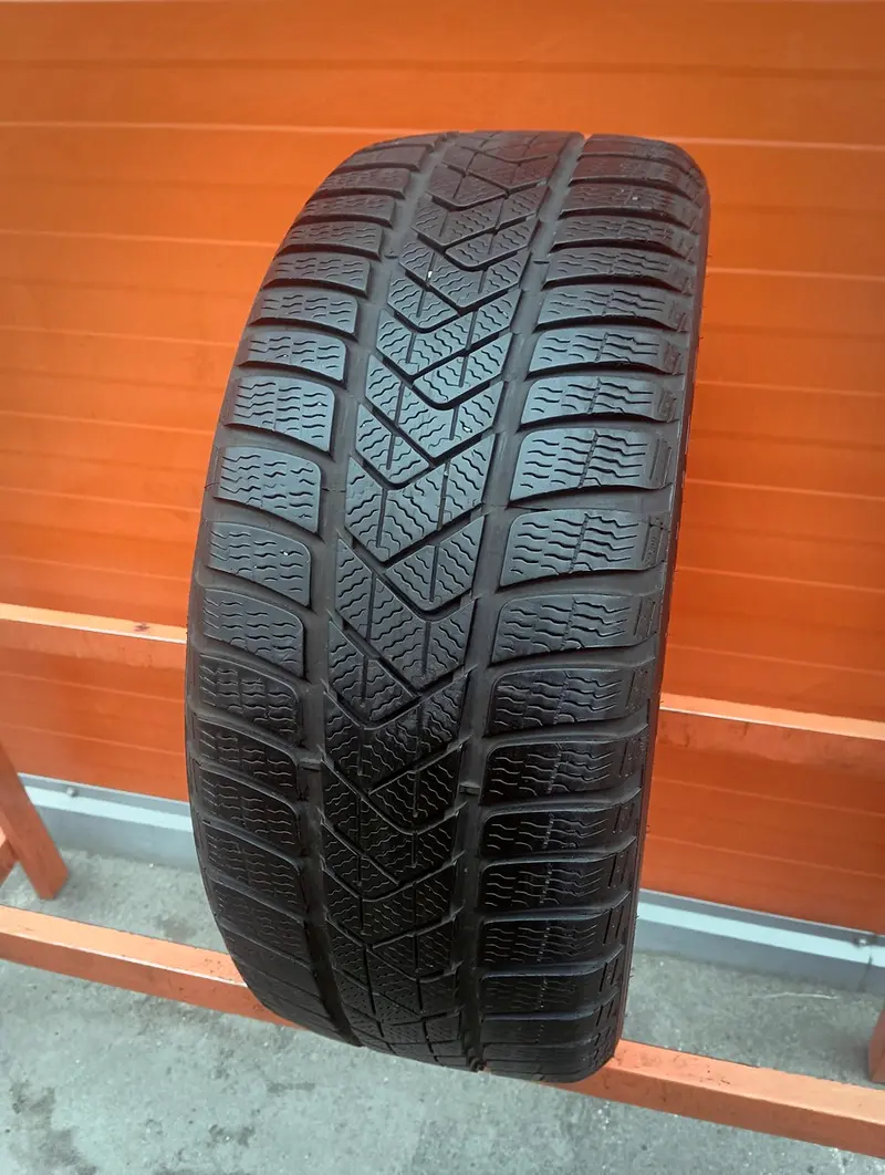 Б/у шина 225/45 R17 Pirelli Winter Sottozero 3