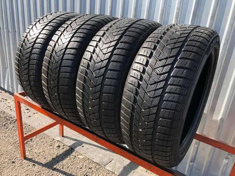 Комплект б/у шин 225/45 R17 Pirelli Winter Sottozero 3