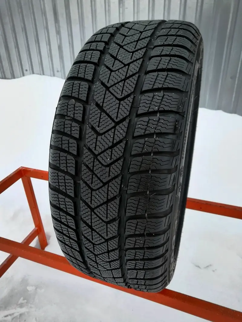 Б/у шина 225/45 R17 Pirelli Winter Sottozero 3 RunFlat