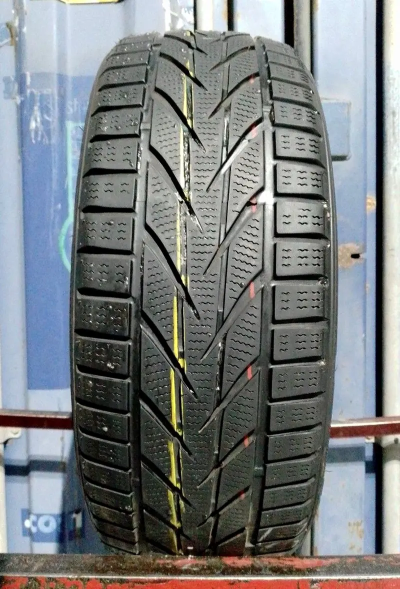 Б/у шина 225/45 R17 Toyo Snowprox S953