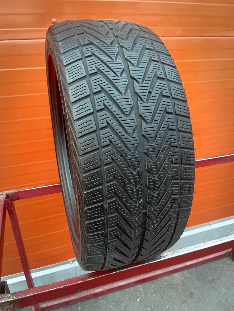Б/у шина 225/45 R17 Vredestein Wintrac Xtreme